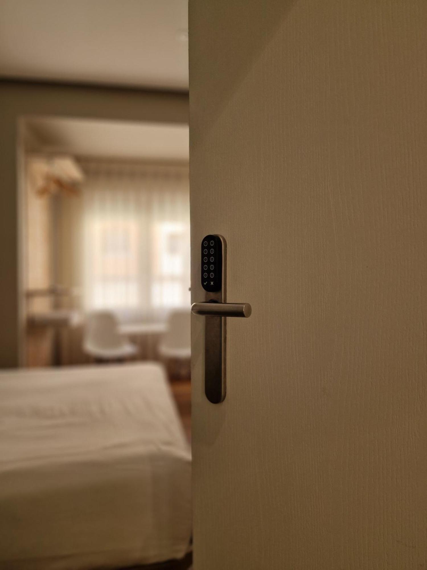 Urban Burgos Hotel Eksteriør billede