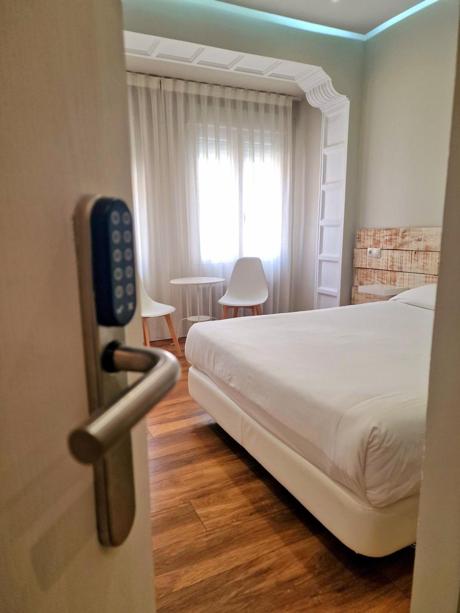 Urban Burgos Hotel Eksteriør billede