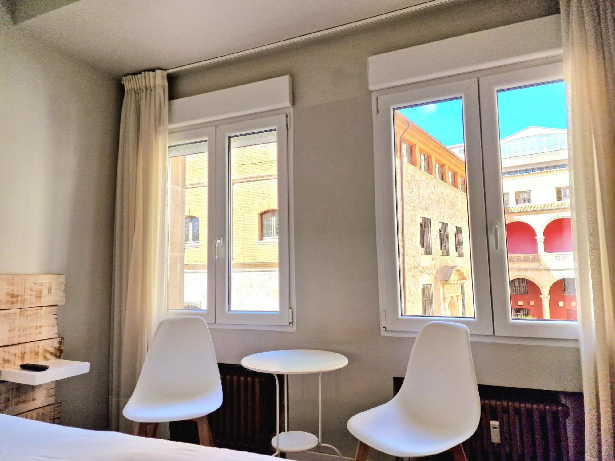 Urban Burgos Hotel Eksteriør billede