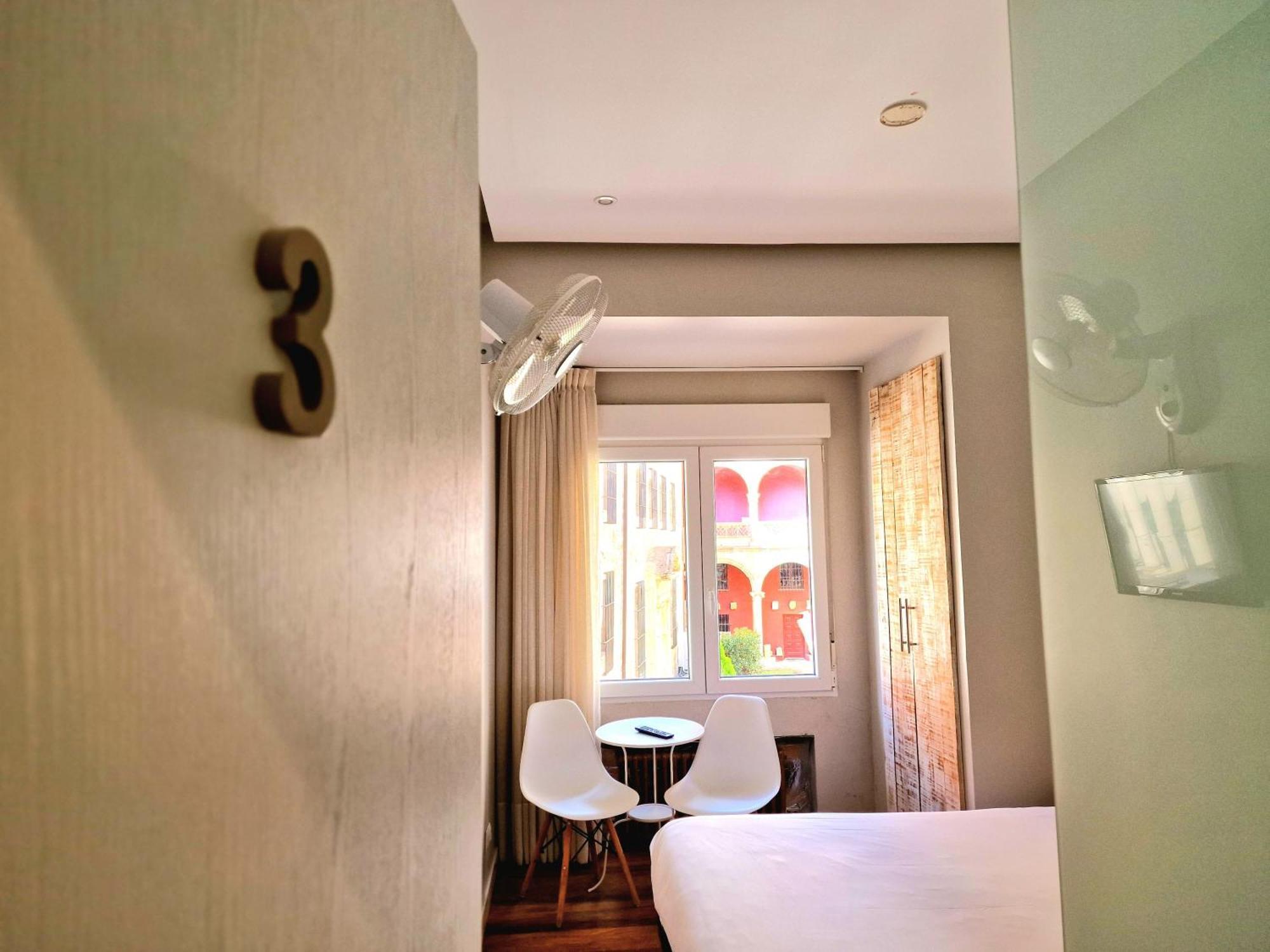 Urban Burgos Hotel Eksteriør billede