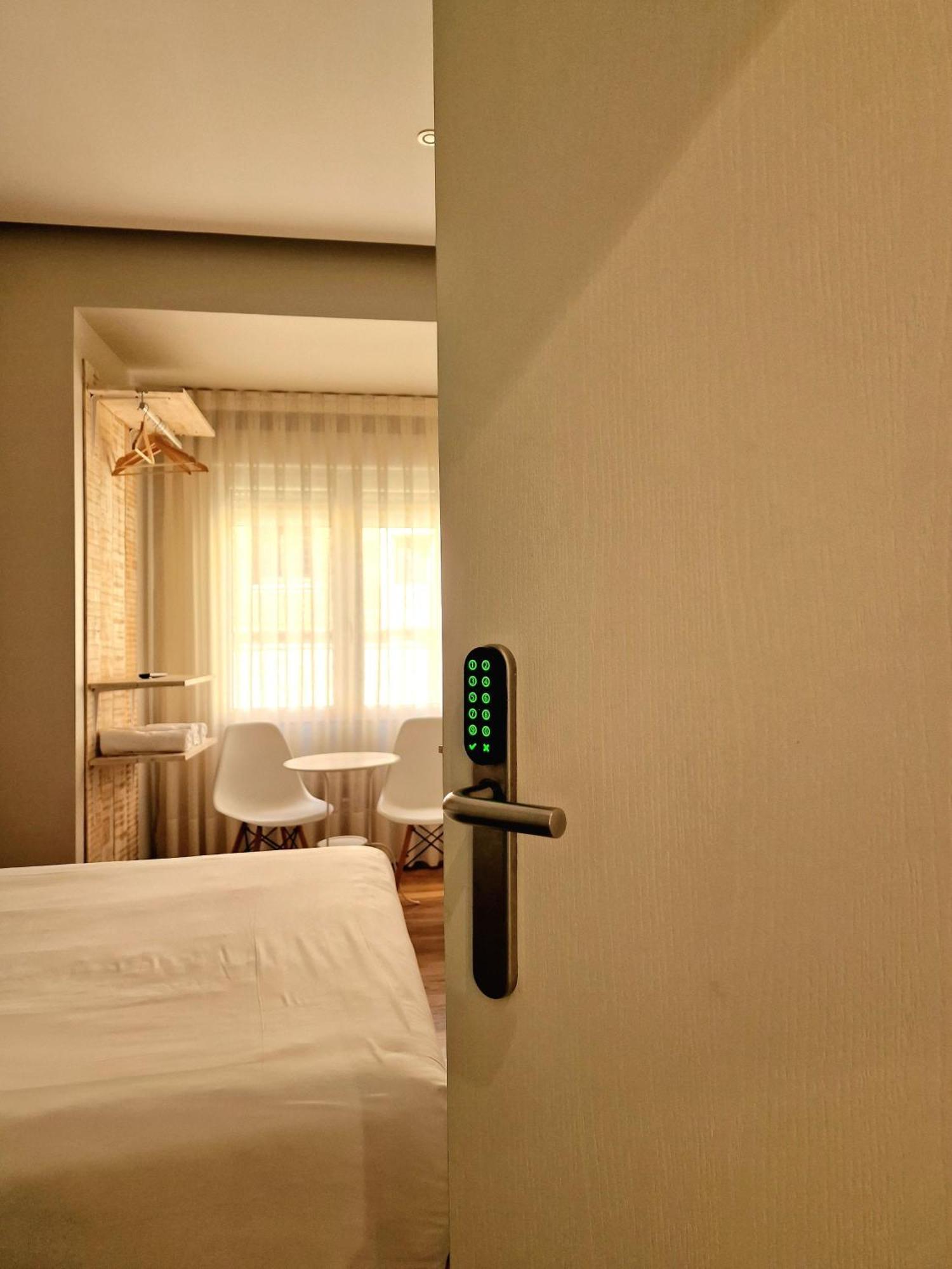 Urban Burgos Hotel Eksteriør billede