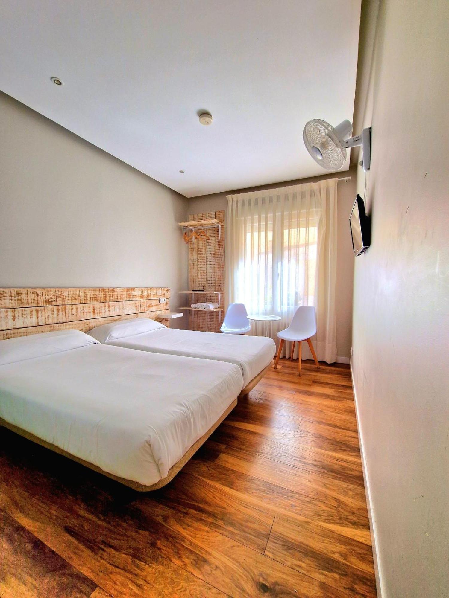 Urban Burgos Hotel Eksteriør billede