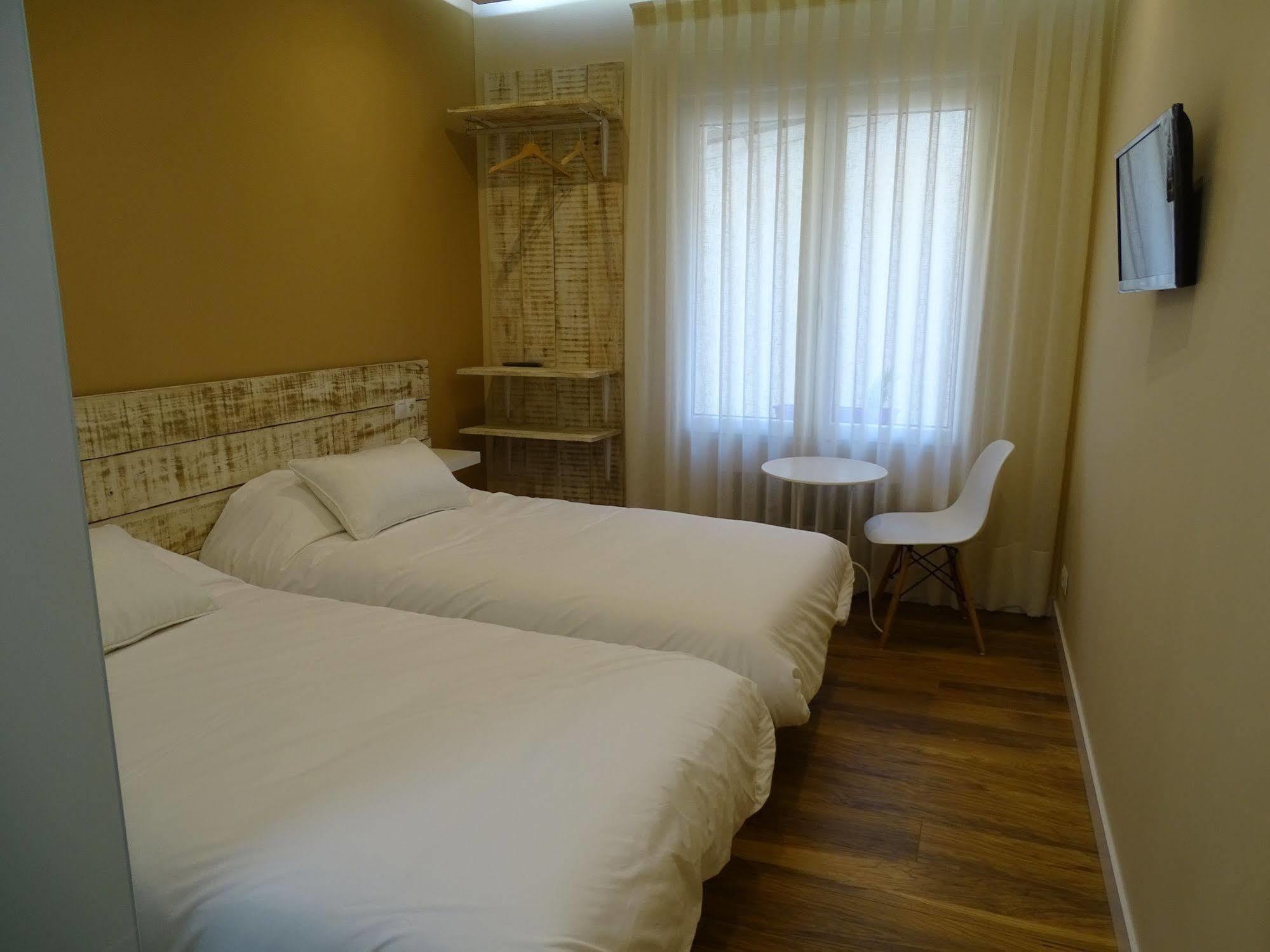 Urban Burgos Hotel Eksteriør billede