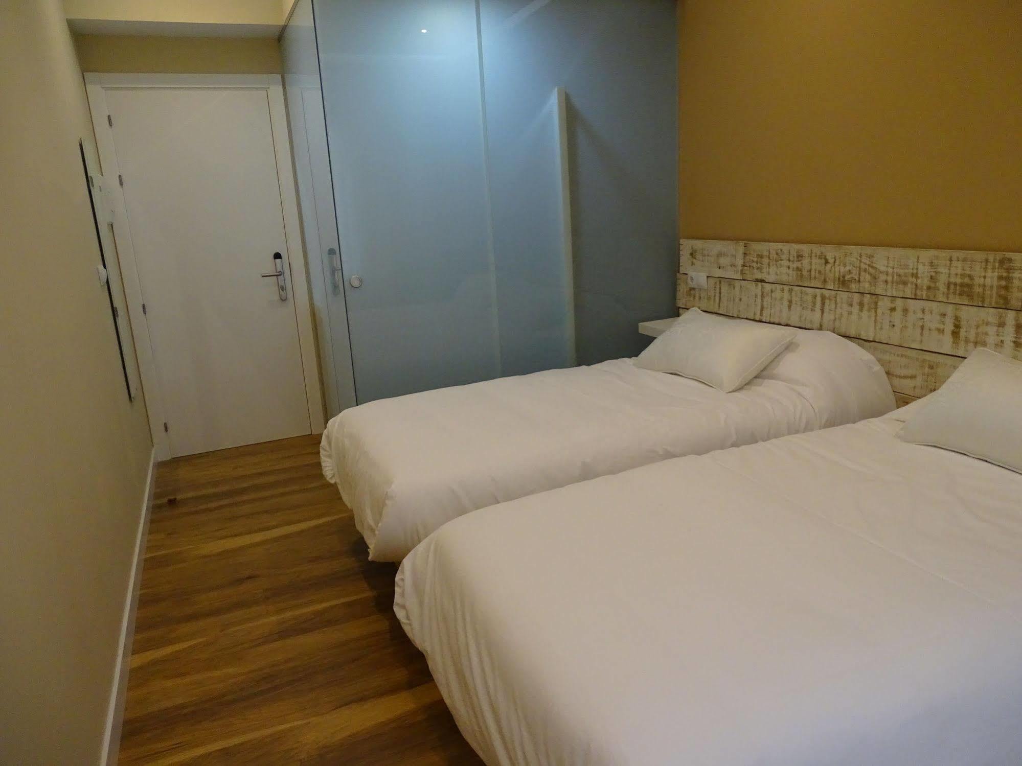 Urban Burgos Hotel Eksteriør billede