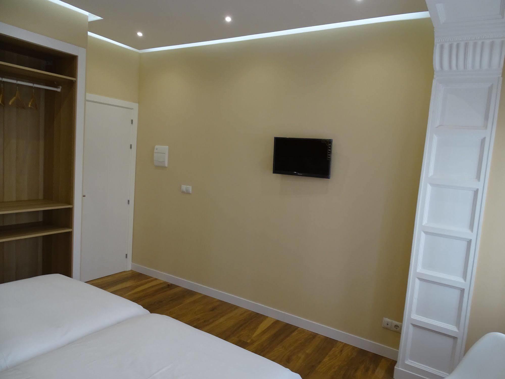 Urban Burgos Hotel Eksteriør billede